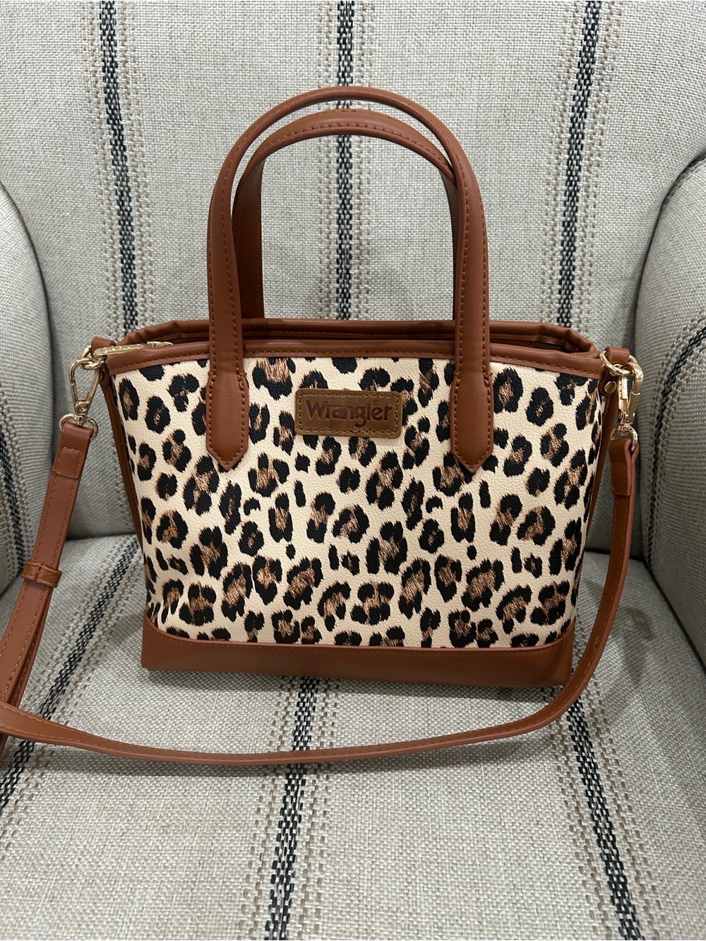 Wrangler Leopard Print Crossbody Handbag in Brown and Cream